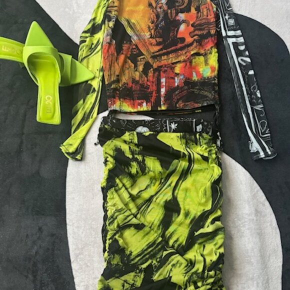 Pretty Little Thing two piece set- Size 6 - Picture 4 of 4